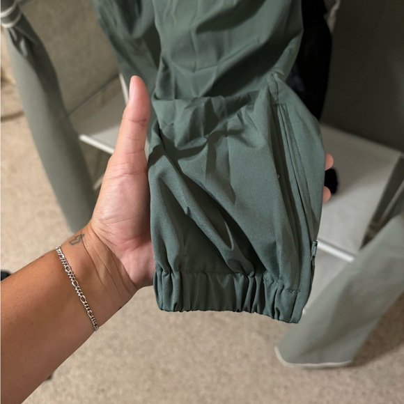Green Old Navy Stretch Tech Joggers - Picture 7 of 7